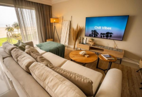 Deja Blue Beachfront Villa, Newly renovated